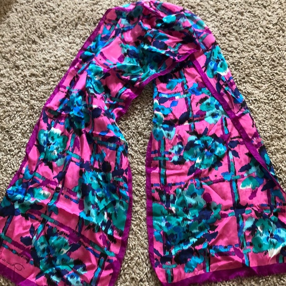 Oscar de la Renta Accessories - Vintage Oscar de la Renta 100% Silk Scarf